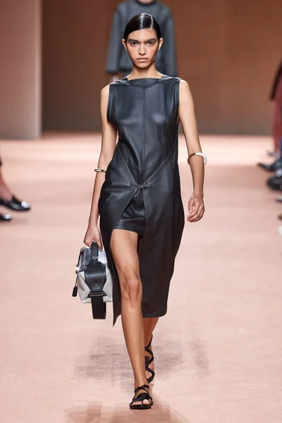 Look 29